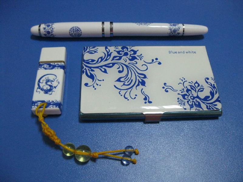 供应订做中国风节庆礼品青花瓷钢笔套装图片