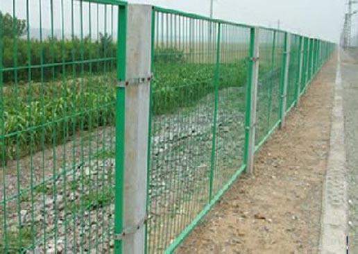 供应批发铁路公路边框双丝防护栏网铁路公路防护栏网