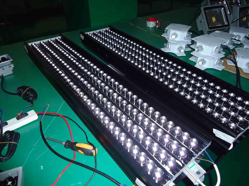 供应108×1W大功率LED洗墙灯1081W大功率LED洗墙灯