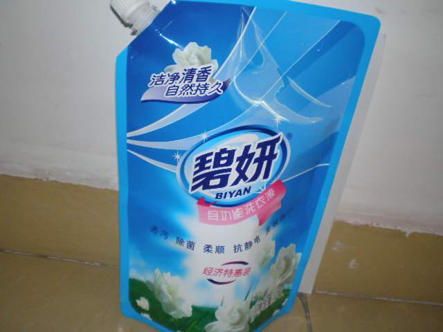 广东市场洗衣液包装可站立补充袋批发