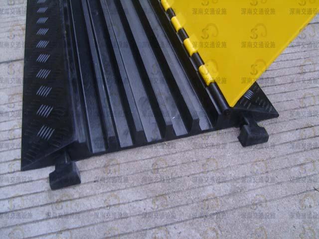 供应橡胶线槽板，上海橡胶线槽板，深南牌橡胶线槽板
