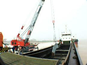 供应码头卸船设备卸煤机卸沙机抓斗机