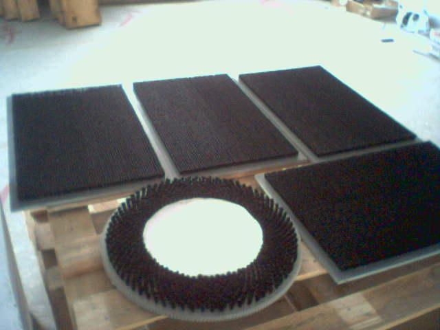 供应数控冲床平板刷PVC板刷毛板刷