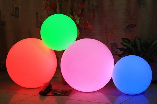 供应遥控变色LED泳池漂浮球 16色变化PE材料防水漂浮起