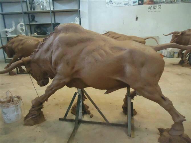 深圳市仿真牛雕塑厂家仿真牛雕塑  玻璃钢雕塑牛