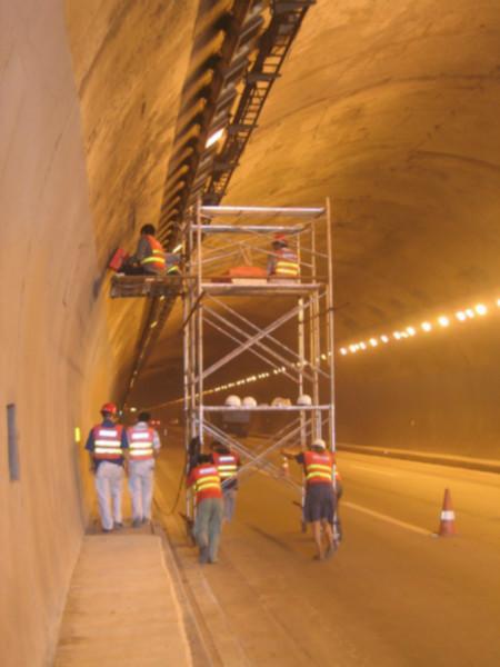供应山东隧道补漏，隧道需要做防水施工哪家好，山东隧道涌水补漏公司图片