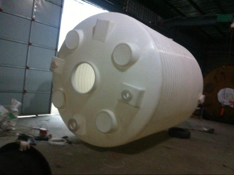 供应化工储罐水箱20立方水箱双氧水大型塑料水箱图片