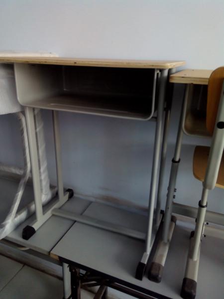 供应小学生课桌椅，小学生课桌椅尺寸，小学生课桌椅材质，小学生课桌椅图片