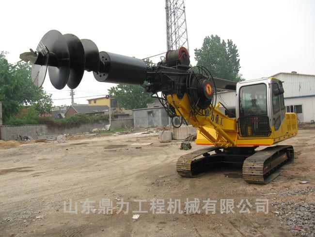 供应 广宁县小型旋挖机最新打桩图片