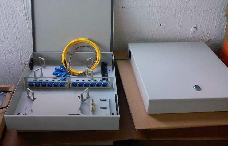 供应24芯室外光纤配线箱  实图参考   室外光纤配线箱