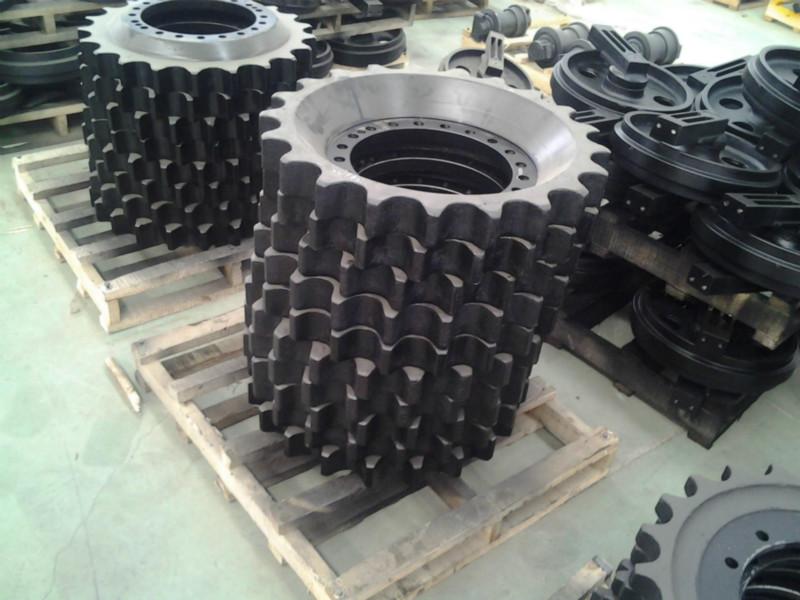 供应挖掘机专业底盘件生产pc200驱动轮