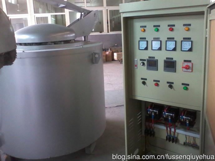 供应400公斤坩埚熔炼保温炉，熔炼炉除气机配套使用说明，进口石墨坩埚