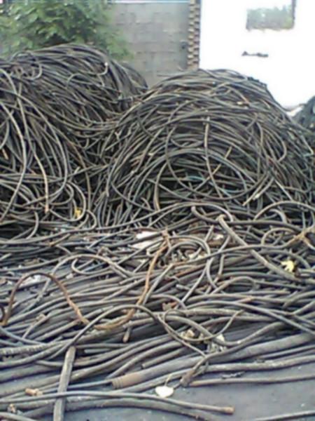 长期回收各种型号废旧钢丝编织胶管批发