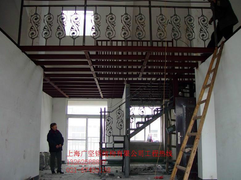 上海轻钢结构厂房钢结构楼梯批发