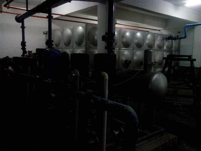 供应湖南长沙不锈钢水箱，304圆型水箱，201方型水箱