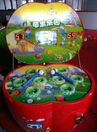 郑州儿童电玩敲击打老鼠出洞地鼠机/苹果方形形状打老鼠砸地鼠机