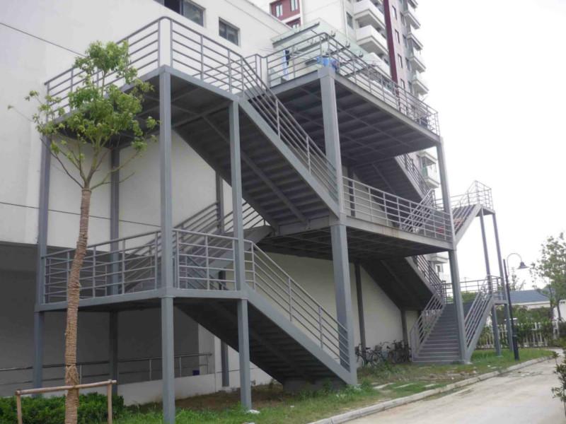 供应钢结构消防楼梯