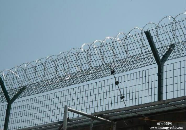 供应监狱围墙防翻越刀刺护栏网