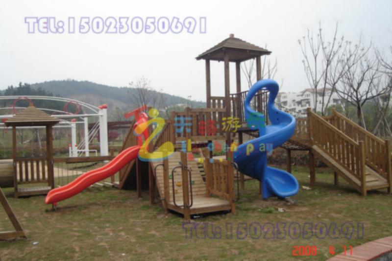 供应沙坪坝区儿童木质玩具价格,重庆大型滑梯木质玩具工厂销售,江津区人造草坪