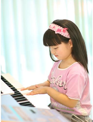 海口雅马哈音乐中心，广东骏纬文化暑假买钢琴送大礼