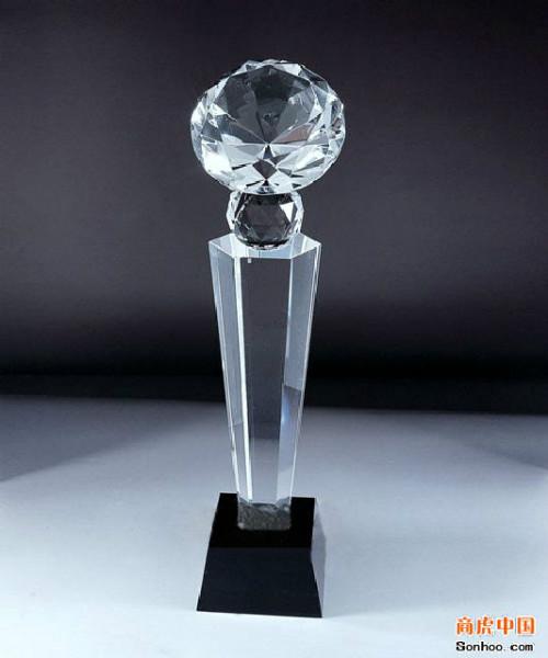西安水晶奖杯喷砂制作   黑水晶奖杯定制生产图片