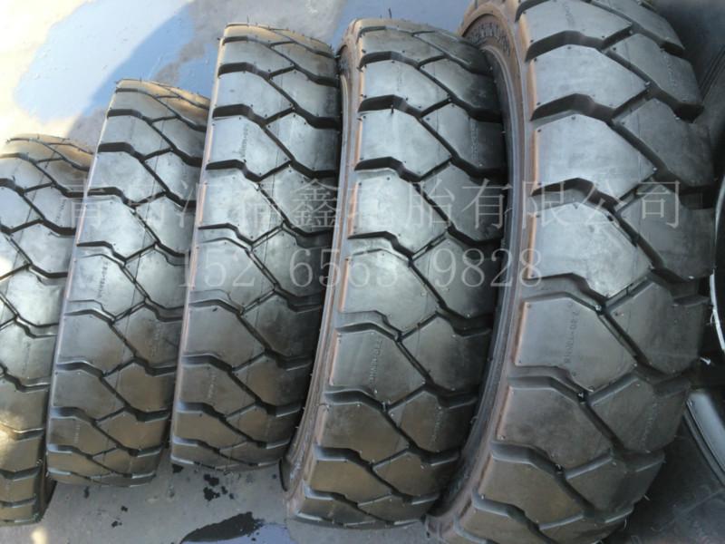 供应青岛叉车工程轮胎，叉车充气轮胎厂家，叉车充气轮胎价格图片