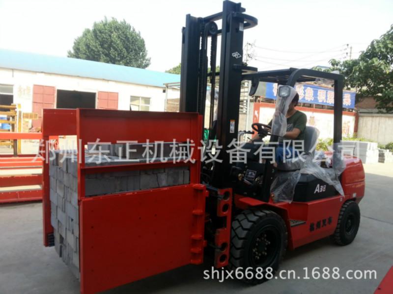 供应杭州叉车抱砖机夹砖机—东正机械