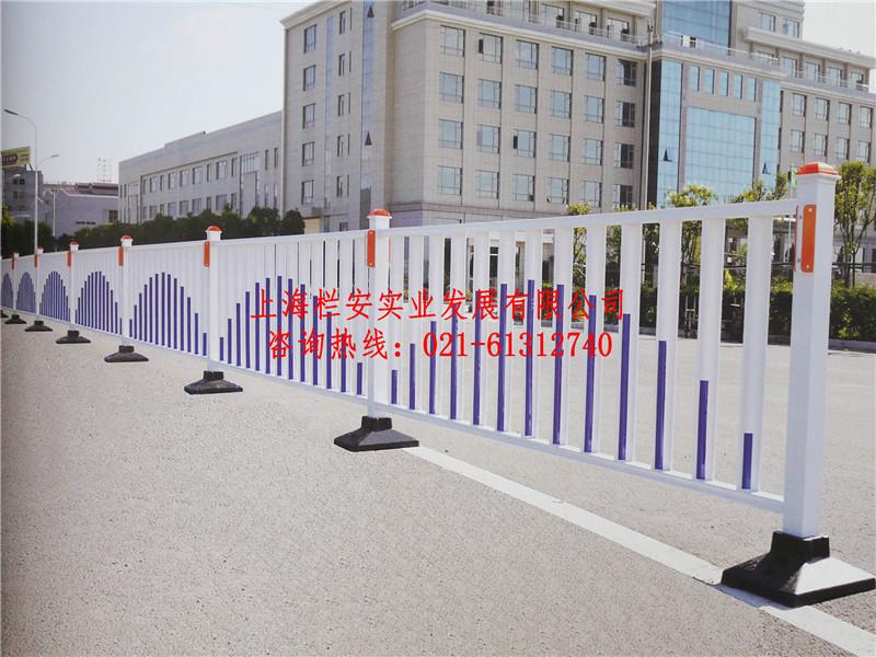 供应道路防护栏专业定做道路交通护栏厂家直销道路护栏品质绝对保证