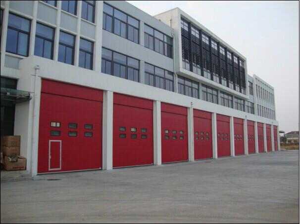 供应消防工业滑升门提升门 消防队停车库工业滑升门提升门