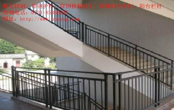 供应锌钢楼梯护栏丨锌钢护栏配件图片