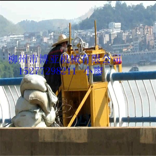 供应高效进行桥梁维护施工设备柳州博亚新一代桥梁检测车图片