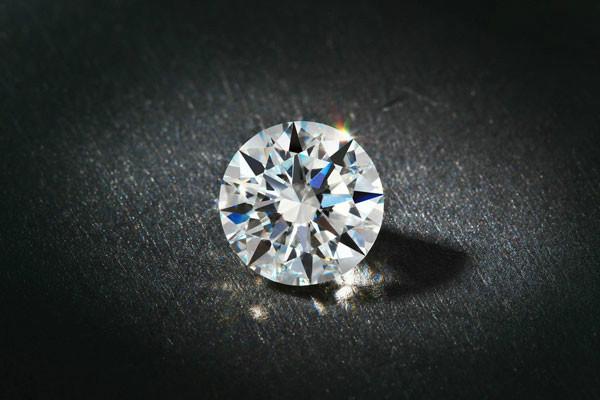 供应一克拉钻石多少钱让一后钻石告诉您