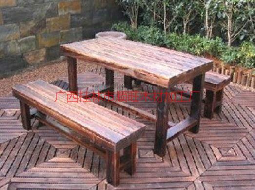 供应户外休闲碳化木桌椅厂家,广西哪里有户外休闲碳化木桌椅