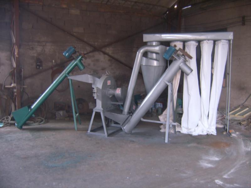 供应化肥粉碎机组，成套化肥粉碎设备，成套自动化肥料粉碎机，肥料价格