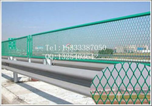 供应锌钢护栏网，小区护栏网，框架护栏网，高速公路防眩网
