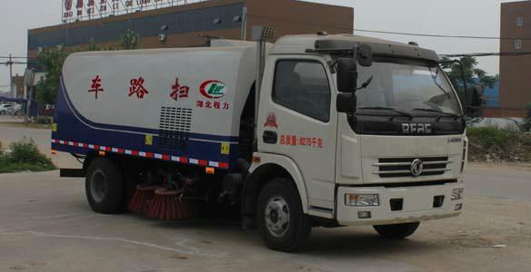陕西榆林地区多功能小型城市清扫车,东风多利卡7吨路面扫地车