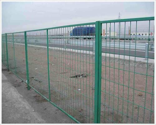 供应车间隔离护栏、隔离栅栏、防护网生产厂家。