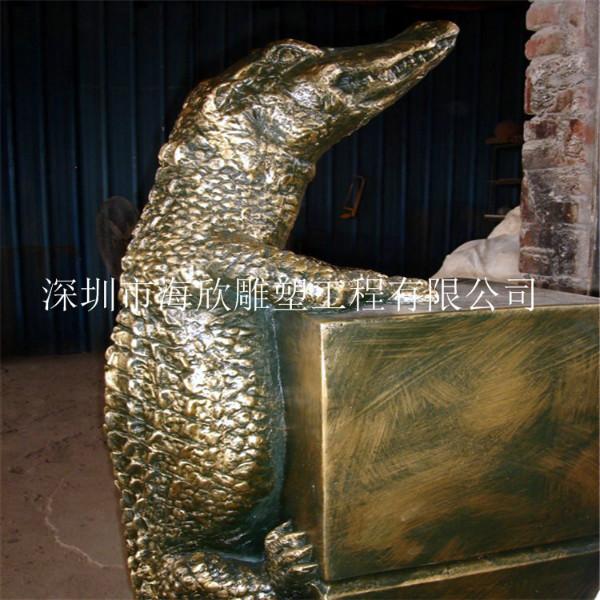 供应青岛玻璃钢孔雀动物雕塑/鳄鱼雕塑/树脂动物造型雕塑/抽象动物雕塑