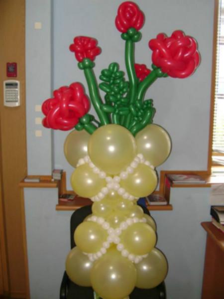供应娄底五一气球玫瑰花制作/五一气球玫瑰花会场布置/五一气球玫瑰花制作图片