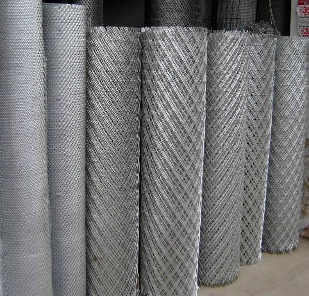供应镀锌钢板网,重型钢板网，小型钢板网