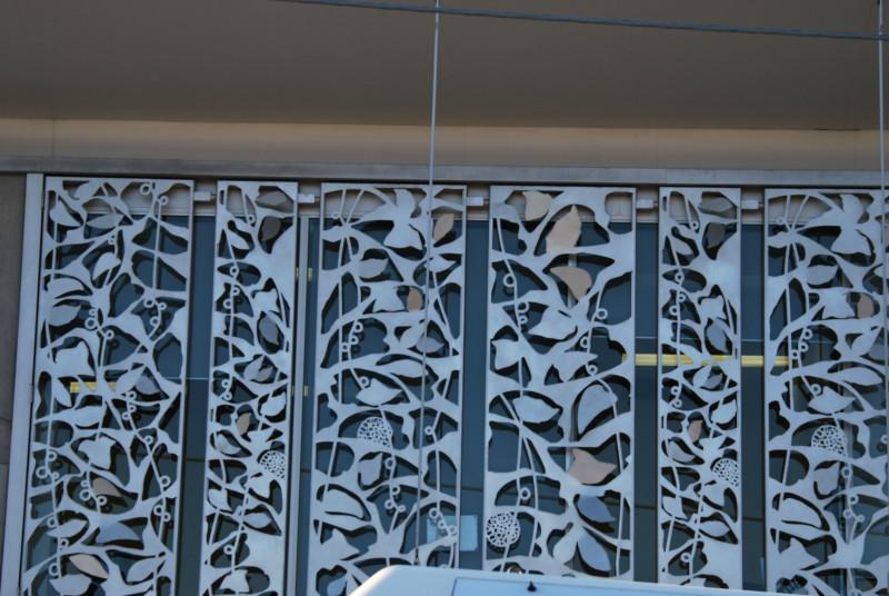 供应铝合金镂空板/阳台护栏/庭院护栏/遮阳百叶/庭院门图片