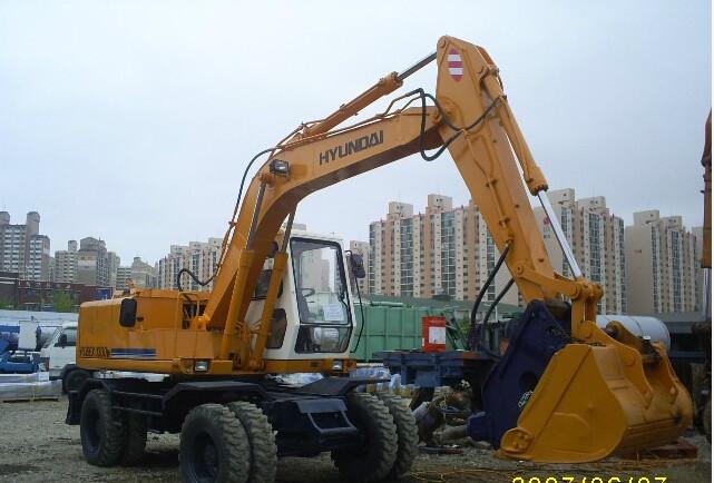 供应最实惠的二手现代挖掘机供应商    上海挖掘机市场 反铲挖掘机图片
