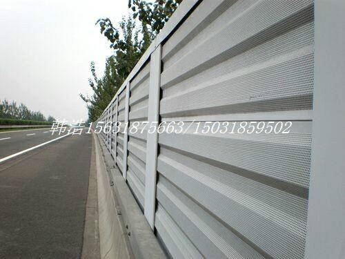 供应吉林省公路隔声屏障/厂家直供产品/金属板材/百叶型或微穿孔型/型号05图片