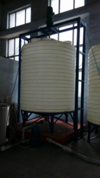 供应塑料水塔储水罐/3吨滚塑容器/水塔价格