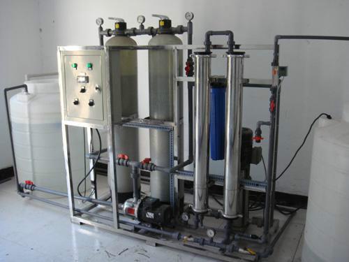 供应天津玻璃水设备纯净水设备