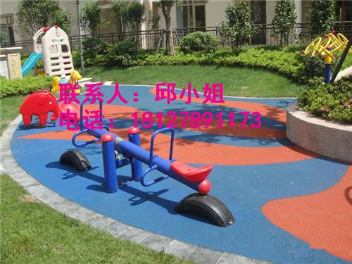 供应四平幼儿园专用橡胶地垫，操场塑胶跑道幼儿防摔地垫