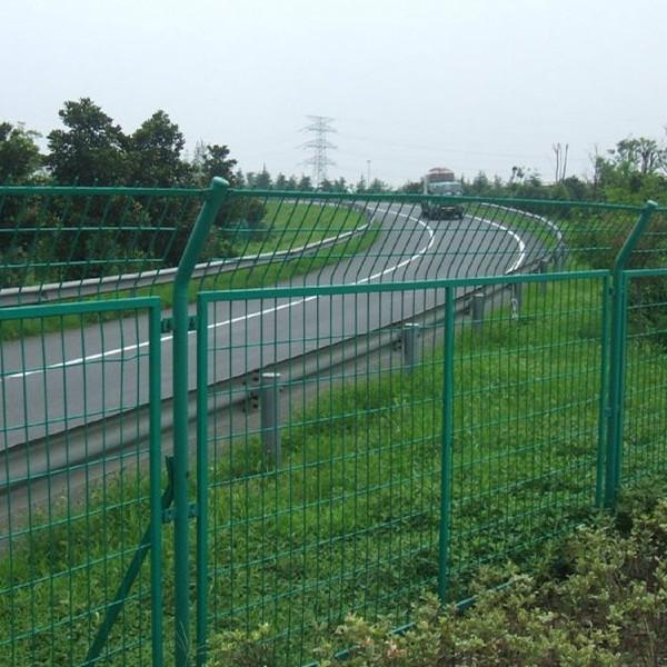 供应济南高速公路护栏网防护网隔离栅