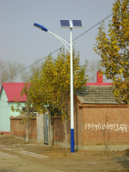 牡丹江海林市6米30瓦太阳能路灯/哈尔滨牡丹江市海林市路灯厂家