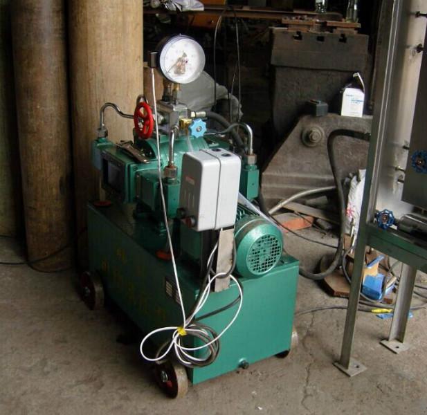 供应水压试验机三柱塞电动试压泵防喷装置井下压力装置水压打压泵资料图片
