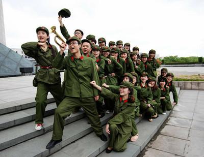 供应杭州戏谷学士服租赁54青年红卫兵服